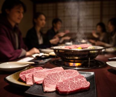 神戸牛のハラール焼肉を落ち着いた個室で味わう旅行者
